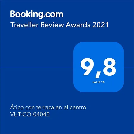 ático Con Terraza En El Centro Vut-co-04045 Apartamento
